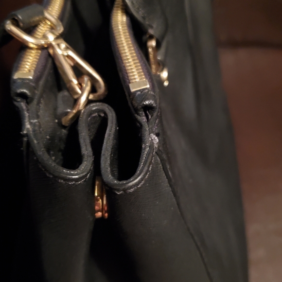 MK- Saffiano Leather Large Jet Set Double Zip Tote - Picture 11 of 15